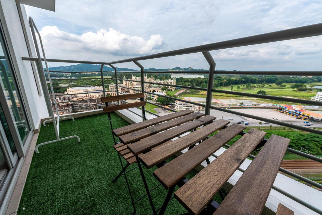 Apartament Residensi Flora Seri Kembangan Zewnętrze zdjęcie